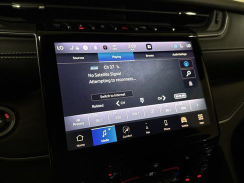 Used 2023 Jeep Grand Cherokee L Limited AWD/4WD image 14