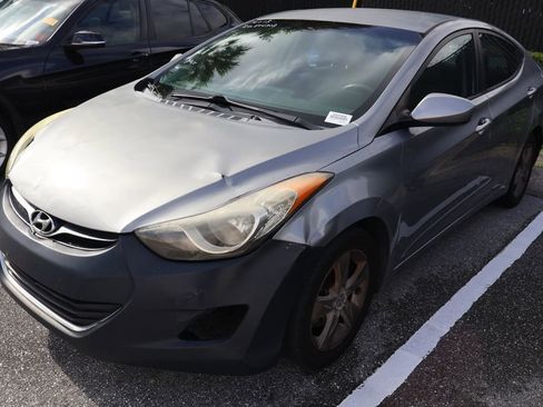 Used 2013 Hyundai Elantra GLS w/ Preferred Pkg FWD image 2