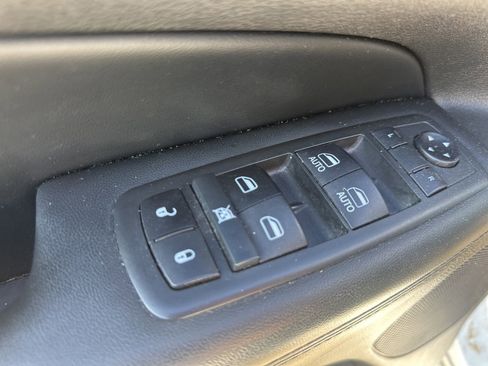 Used 2019 Jeep Grand Cherokee Altitude image 11