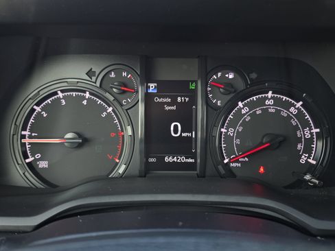 Used 2022 Toyota 4Runner SR5 Premium w/ Moonroof Package RWD image 18