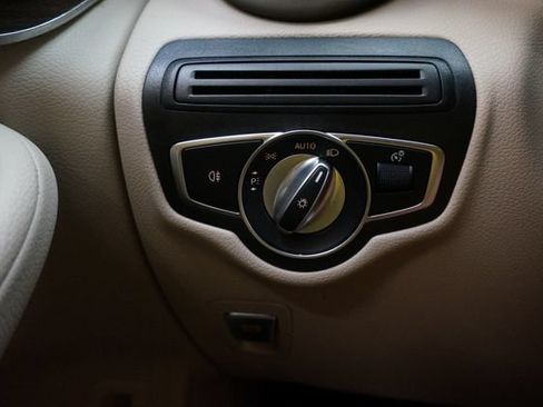Used 2022 Mercedes-Benz GLC 300 4MATIC image 28