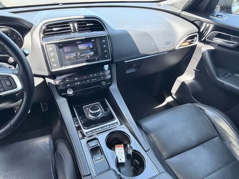 Used 2017 Jaguar F-PACE S AWD/4WD image 11