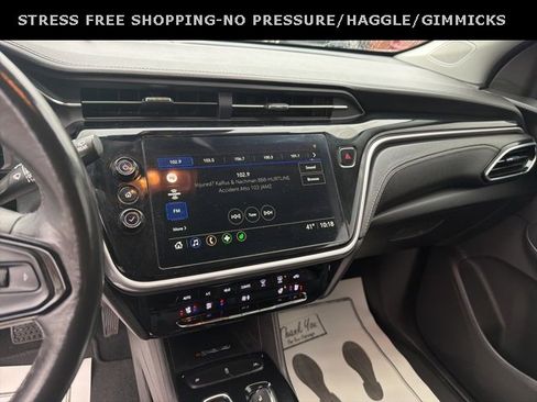 Used 2023 Chevrolet Bolt EUV LT w/ Convenience Package image 19