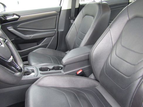 Used 2020 Volkswagen Jetta SEL Premium image 23