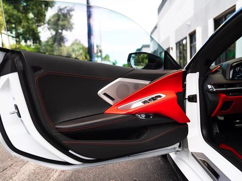Used 2022 Chevrolet Corvette Stingray Premium Conv w/ Z51 Performance Package RWD image 20