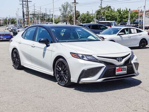 Used 2024 Toyota Camry XSE w/ Navigation Package FWD image 3