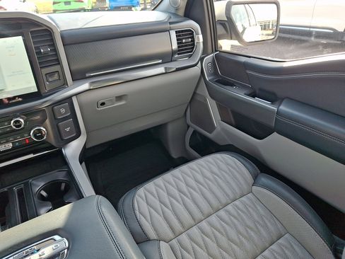 Used 2022 Ford F150 Limited image 16