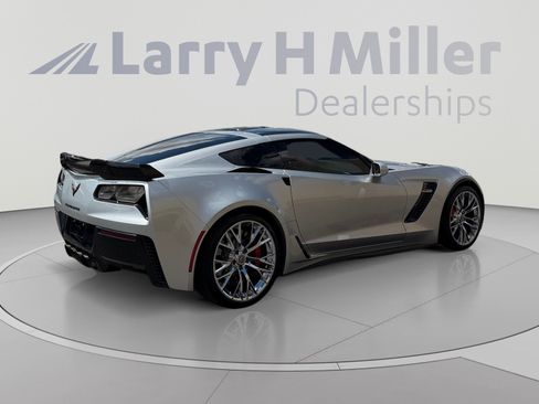 Used 2016 Chevrolet Corvette Z06 w/ 3LZ Preferred Equipment Group RWD image 5