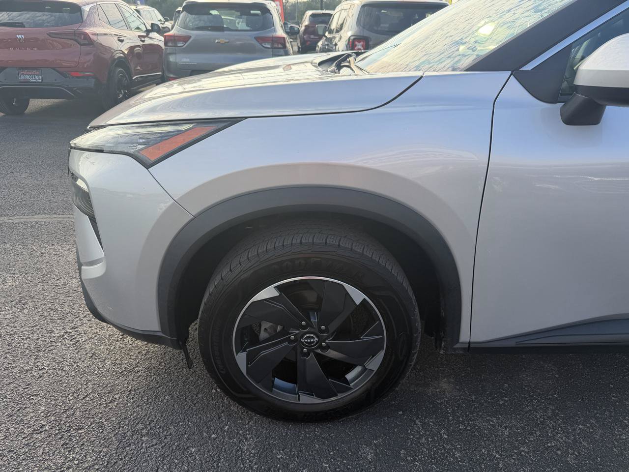 Used 2024 Nissan Rogue SV w/ SV Premium Package AWD/4WD image 12