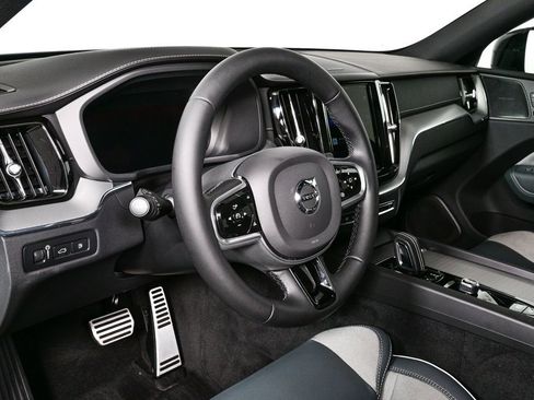 Used 2022 Volvo XC60 T8 R-Design w/ Advanced Package image 4