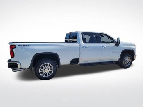 Used 2025 Chevrolet Silverado 2500 LTZ w/ LTZ Premium Package image 9