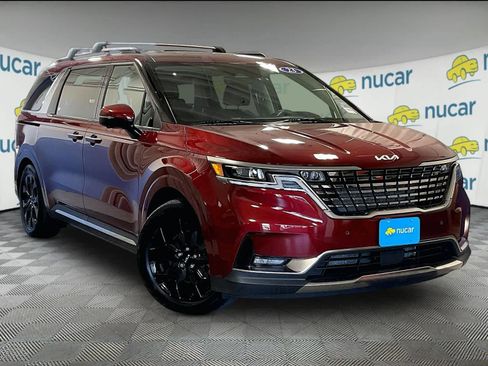 Used 2023 Kia Carnival SX Prestige FWD image 1