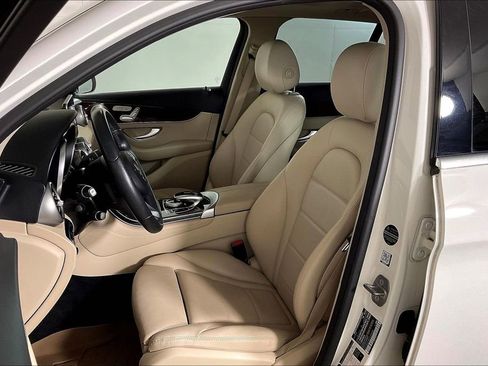 Used 2018 Mercedes-Benz GLC 300 4MATIC image 24