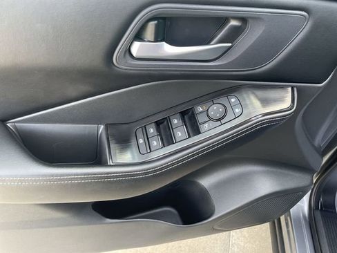 Used 2025 Nissan Rogue SV AWD/4WD image 15