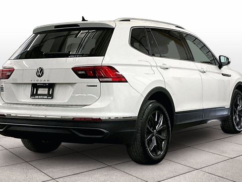 Used 2022 Volkswagen Tiguan SE image 11