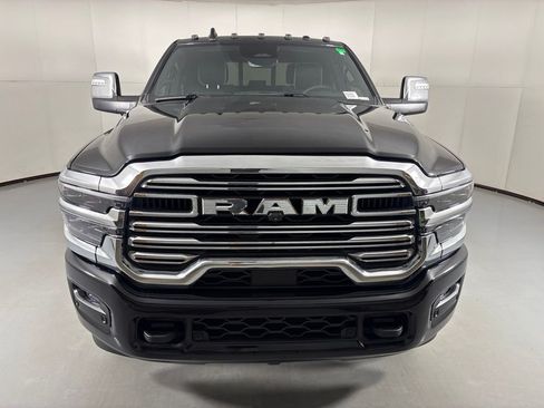 Used 2025 RAM 2500 Laramie w/ Towing Technology Group AWD/4WD image 3