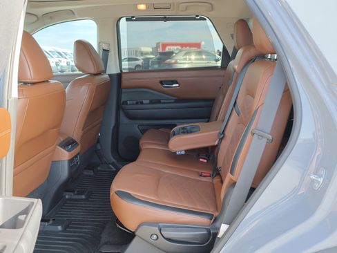Used 2022 Nissan Pathfinder Platinum w/ Cargo Package image 33