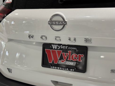 Used 2023 Nissan Rogue SL image 45