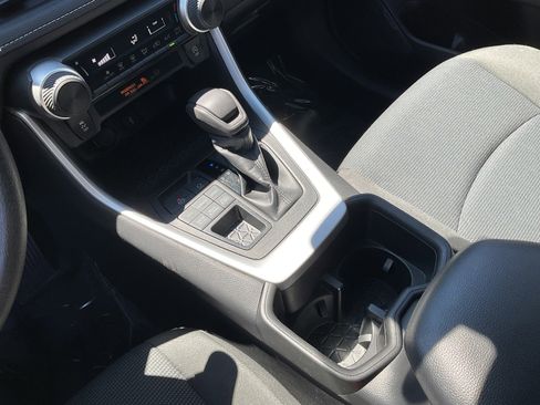 Used 2022 Toyota RAV4 LE AWD/4WD image 30