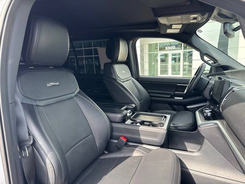 Used 2026 Ford Expedition Platinum w/ Stealth Performance Package AWD/4WD image 16