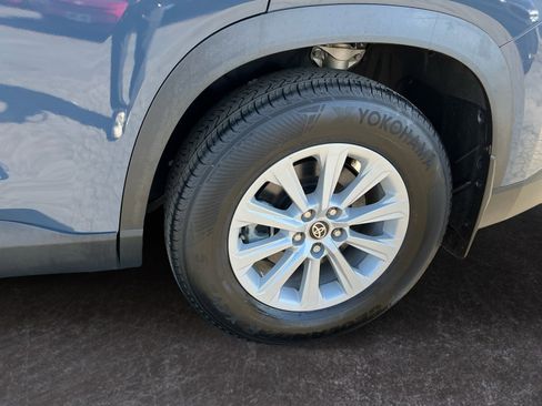 Used 2024 Toyota Grand Highlander AWD image 9