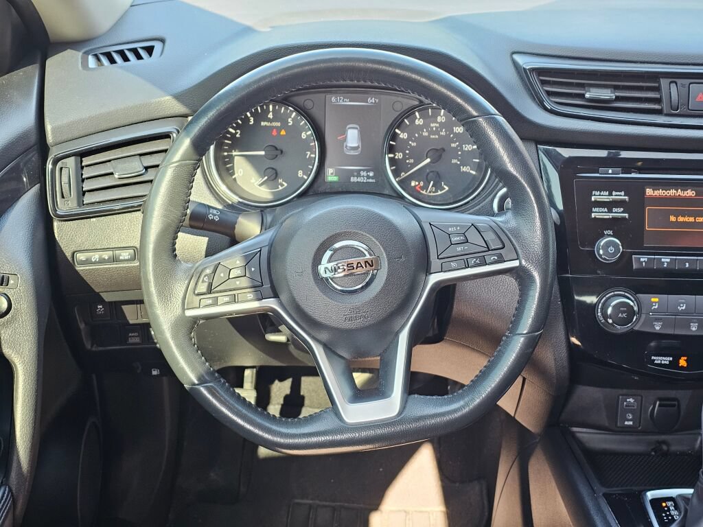 Used 2017 Nissan Rogue SV AWD/4WD image 19