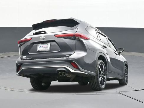 Used 2022 Toyota Highlander XSE image 45