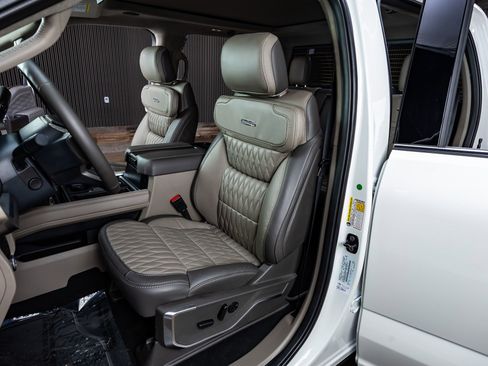 Used 2026 Ford F450 Platinum w/ Platinum Plus Package image 29