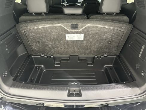 Used 2025 Buick Enclave Sport Touring image 39