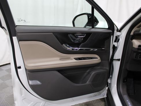 Used 2022 Lincoln Corsair Grand Touring w/ Elements Technology Bundle image 5