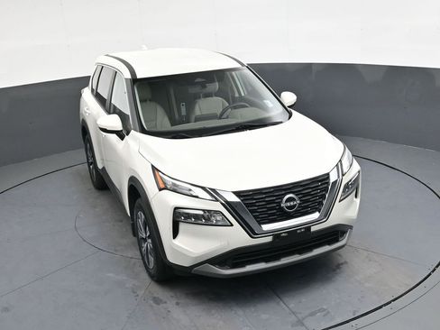 Used 2023 Nissan Rogue SV image 27
