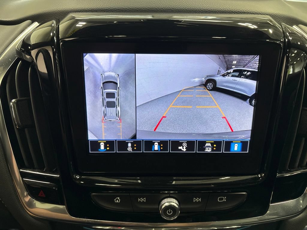 Used 2023 Chevrolet Traverse LT w/ LT Premium Package AWD/4WD image 25