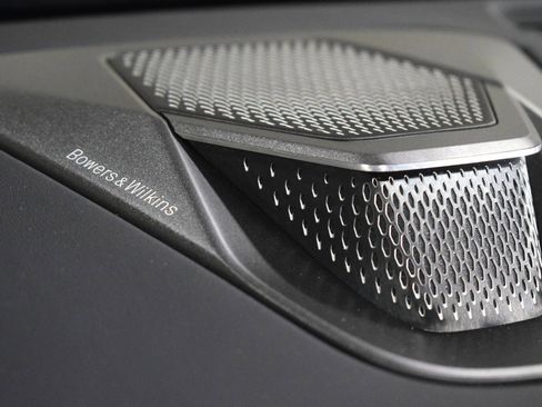 Used 2025 Aston Martin Vanquish image 28