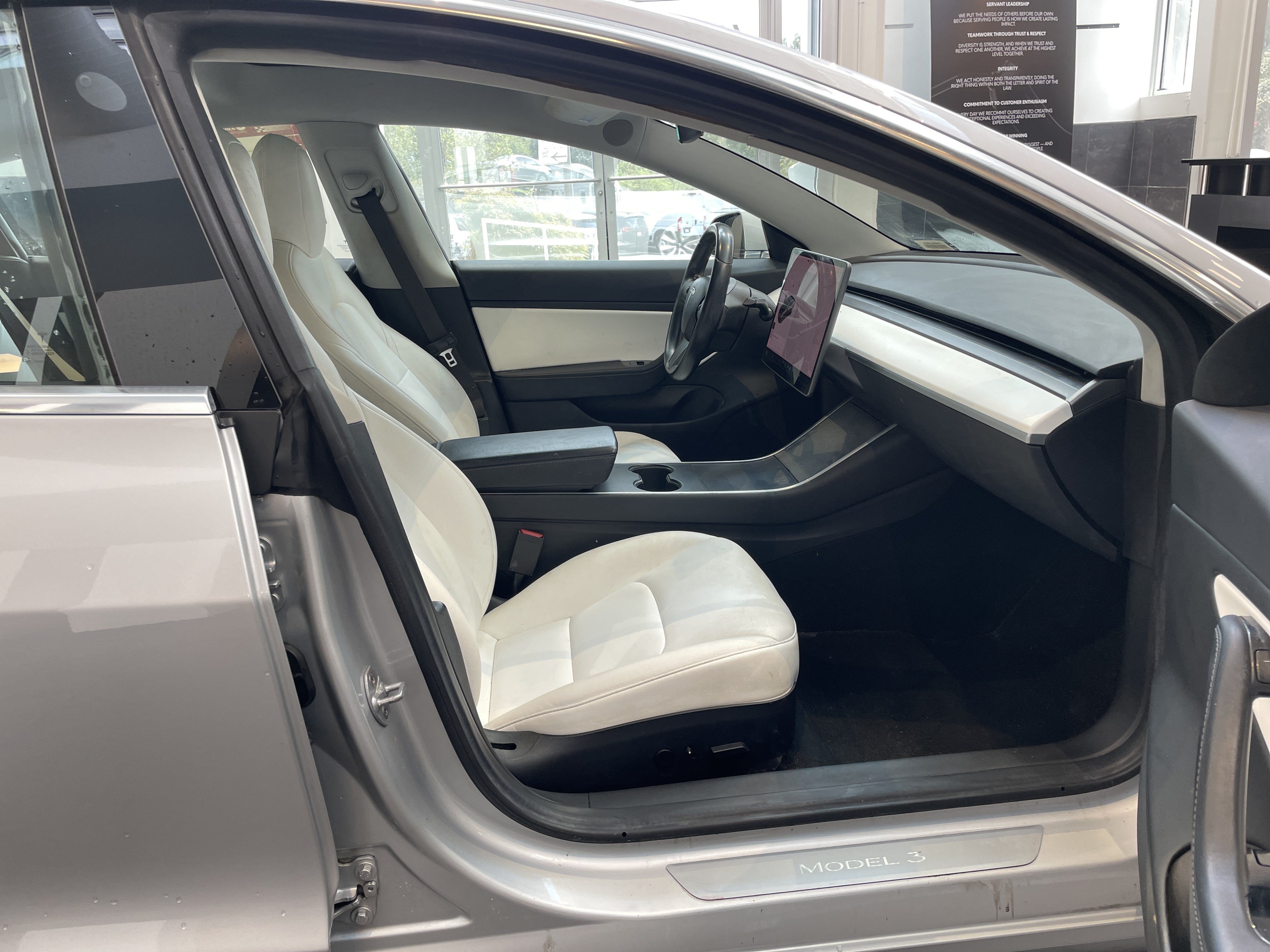 Used 2018 Tesla Model 3 Long Range AWD/4WD image 33