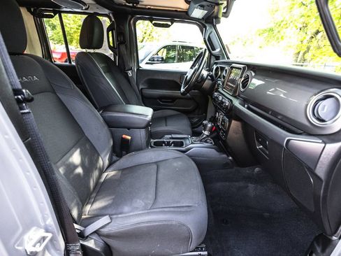 Used 2021 Jeep Wrangler Unlimited Sahara AWD/4WD image 25