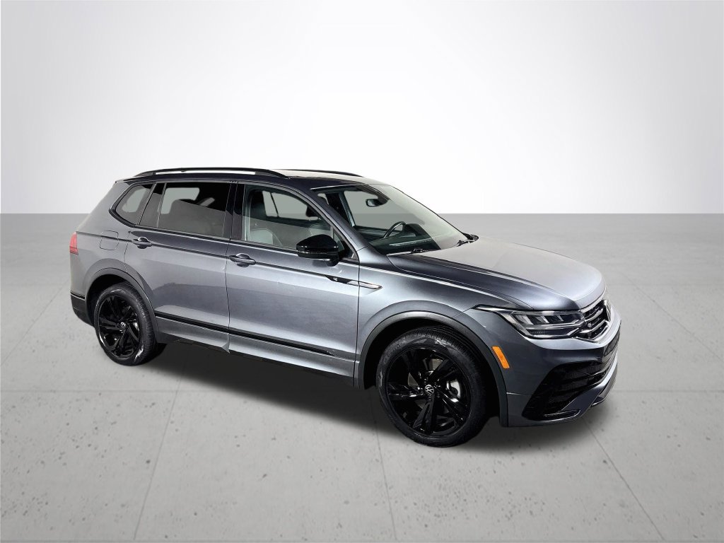 Certified 2023 Volkswagen Tiguan SE R-Line FWD image 5