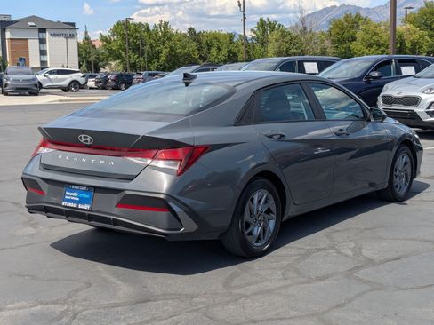Certified 2024 Hyundai Elantra SEL FWD image 3