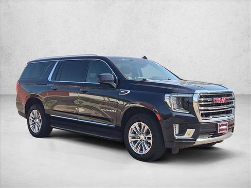 Used 2024 GMC Yukon XL SLT AWD/4WD image 3