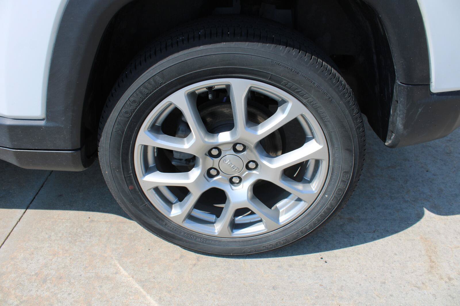 Used 2022 Jeep Compass Latitude AWD/4WD image 10