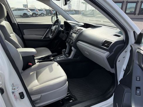 Used 2015 Subaru Forester 2.5i Limited image 9