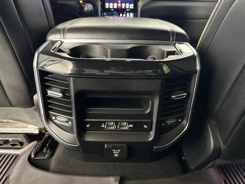 Used 2019 RAM 1500 Laramie AWD/4WD image 34
