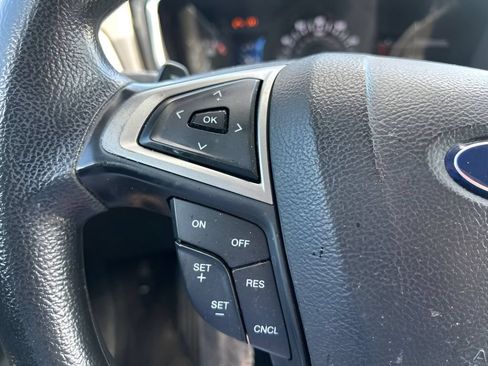 Used 2017 Ford Fusion SE w/ Fusion SE Technology Package FWD image 23