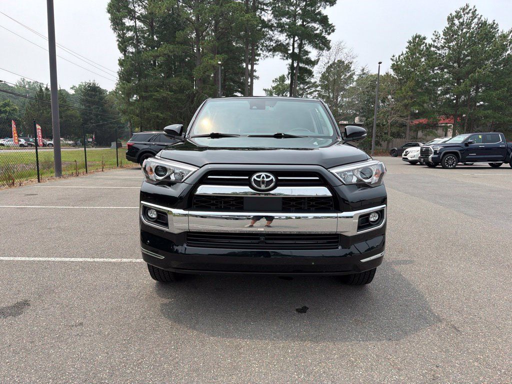 Used 2024 Toyota 4Runner Limited AWD/4WD image 4