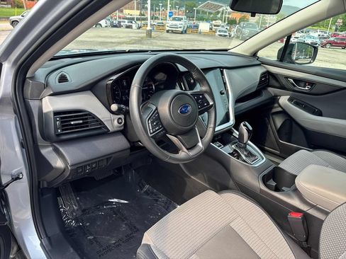 Used 2023 Subaru Outback Premium AWD/4WD image 11