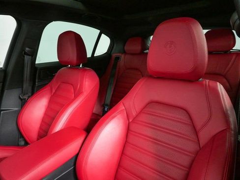 Used 2023 Alfa Romeo Stelvio Sprint RWD image 3