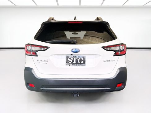 Used 2023 Subaru Outback Premium AWD/4WD image 5