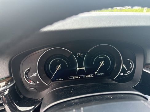 Used 2018 BMW 530e 530e iPerformance image 12