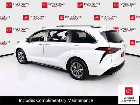 Certified 2023 Toyota Sienna Platinum AWD/4WD image 7