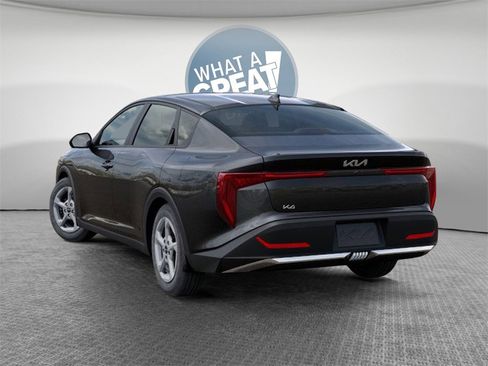 New 2025 Kia K4 LXS image 4