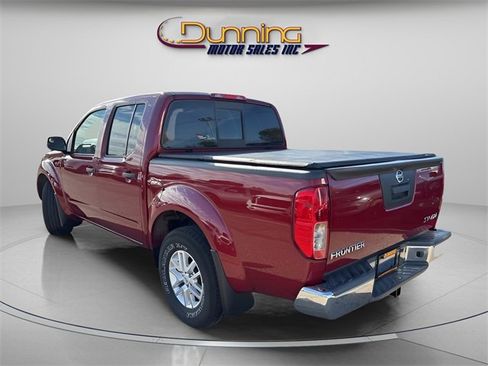 Used 2021 Nissan Frontier SV image 2